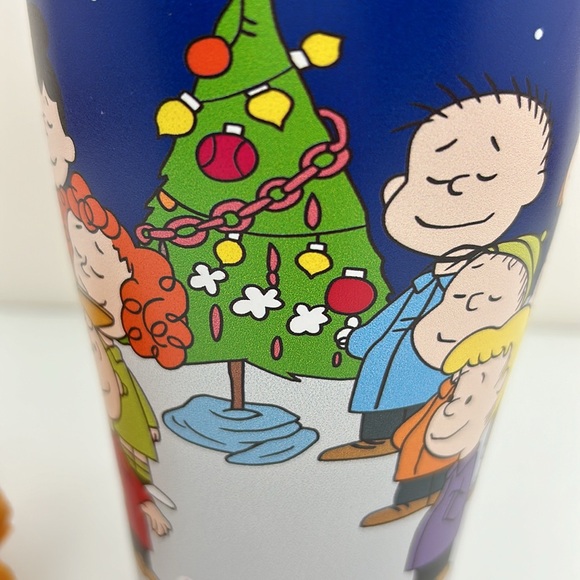 Snoopy Peanuts Christmas cup with lid and straw Zrike Brands by R Squared - Picture 5 of 16
